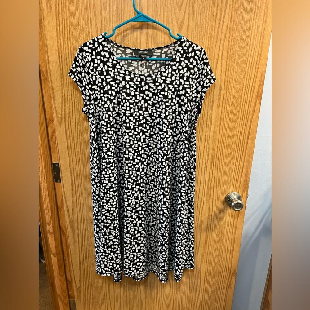 Karen Kane Black & White Print Short Sleeve Shift Dress Women's Size Medium
